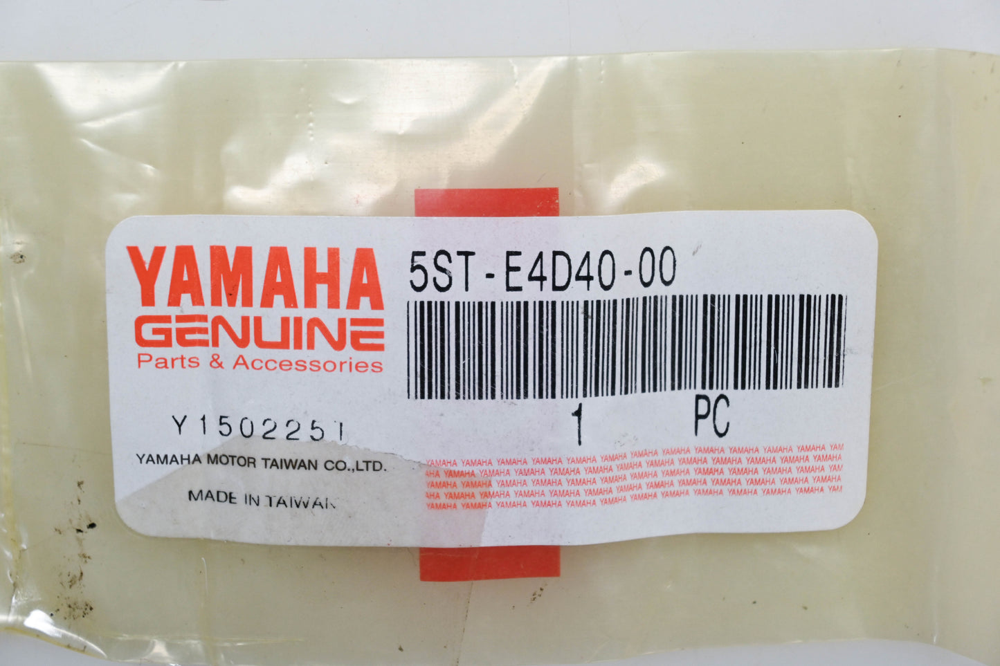 New OEM Yamaha 5ST-E4D40-00-00 Valve Assembly Qty 1 NOS