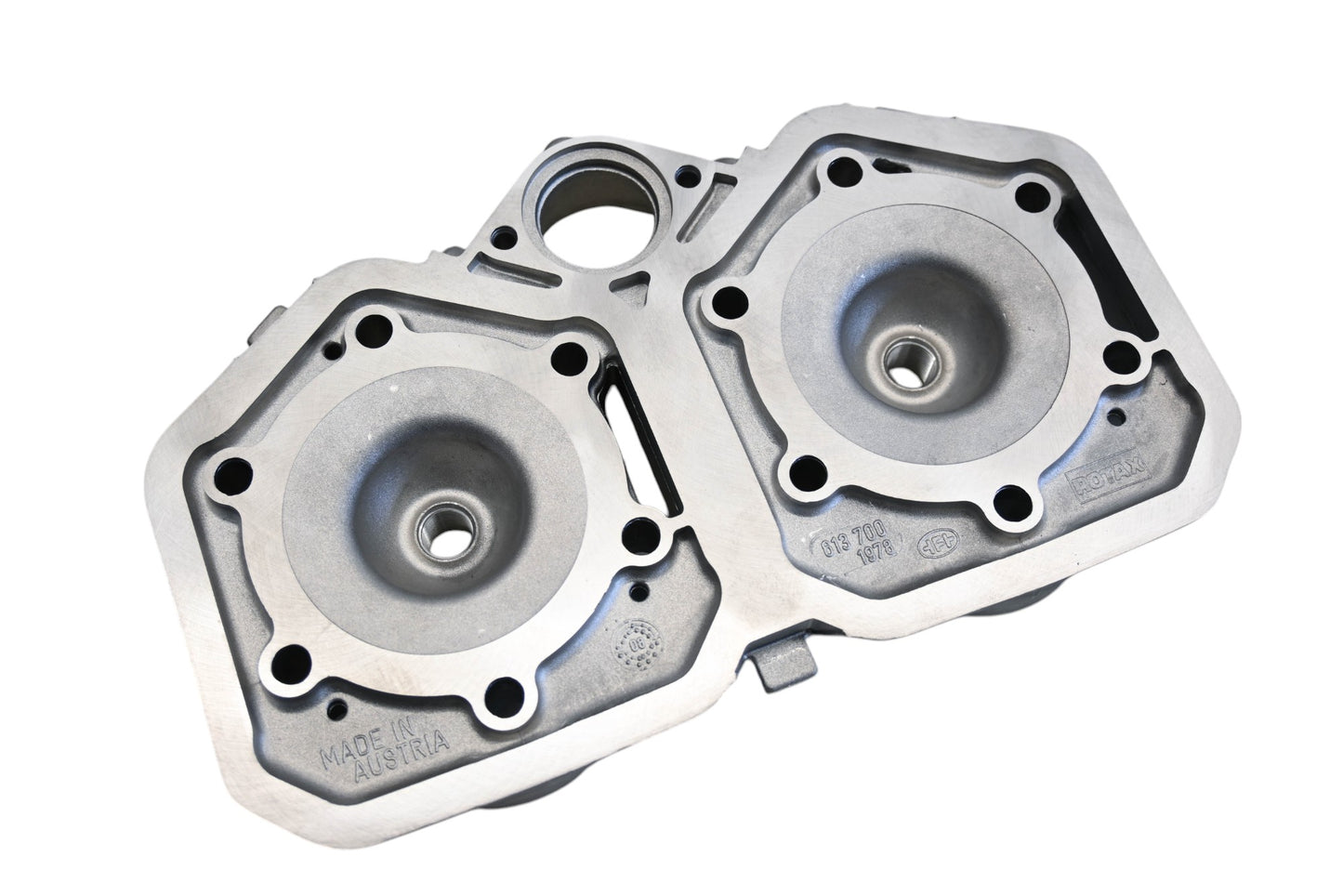 Aftermarket 420613704 Cylinder Head NOS