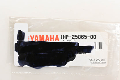 New OEM Yamaha 1HP-25865-00-00 Seat Spring Qty 1 NOS