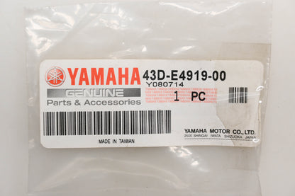 New OEM Yamaha 43D-E4919-00-00 Clip Qty 1 NOS