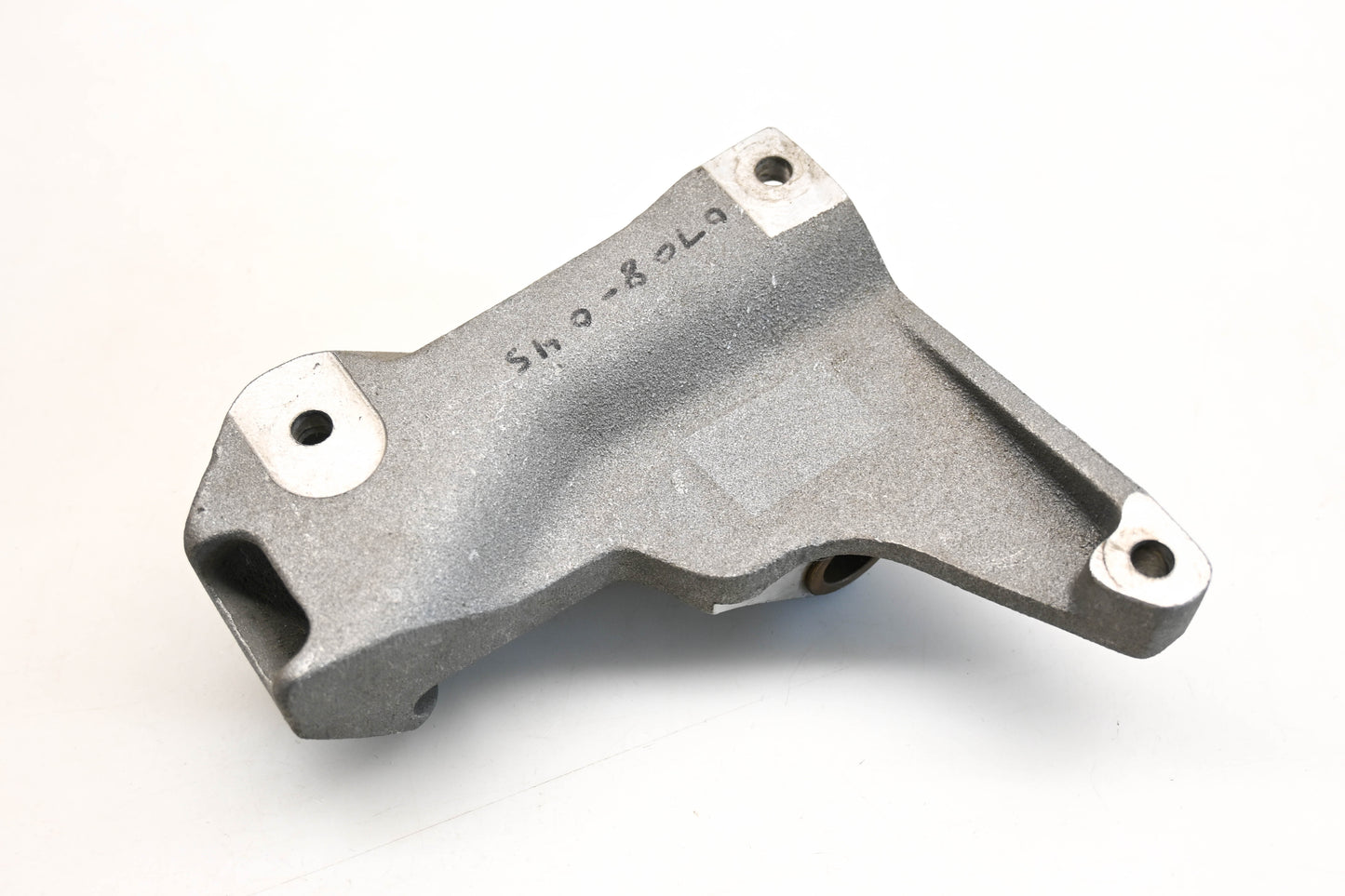 New OEM Arctic Cat 0745-135 Machined Left Hand Front Engine Mounting Bracket Qty 1 NOS