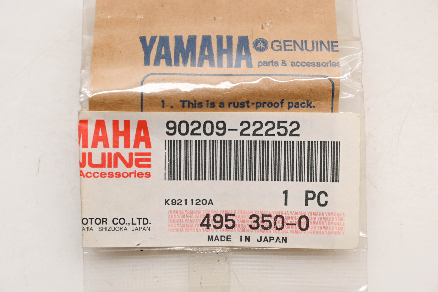 New OEM Yamaha 90209-22252-00 Special Shape Washer Qty 1 NOS
