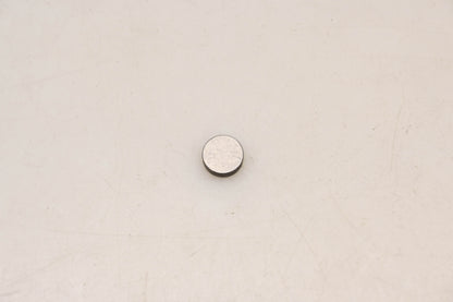 New OEM Kawasaki 92025-1885 Shim T=2.75 Qty 1 NOS