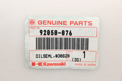 New OEM Kawasaki 92050-076 Oil Seal Qty 1 NOS