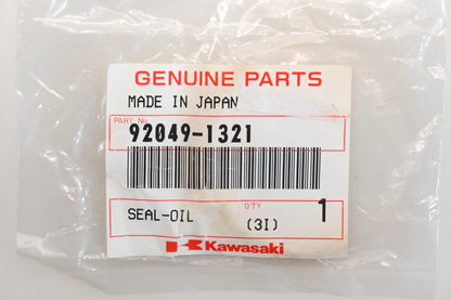 New OEM Kawasaki 92049-1321 Oil Seal Qty 1 NOS