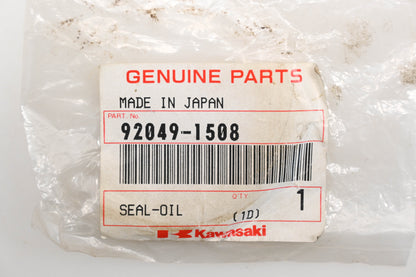 New OEM Kawasaki 92049-1508 Oil Seal Qty 1 NOS