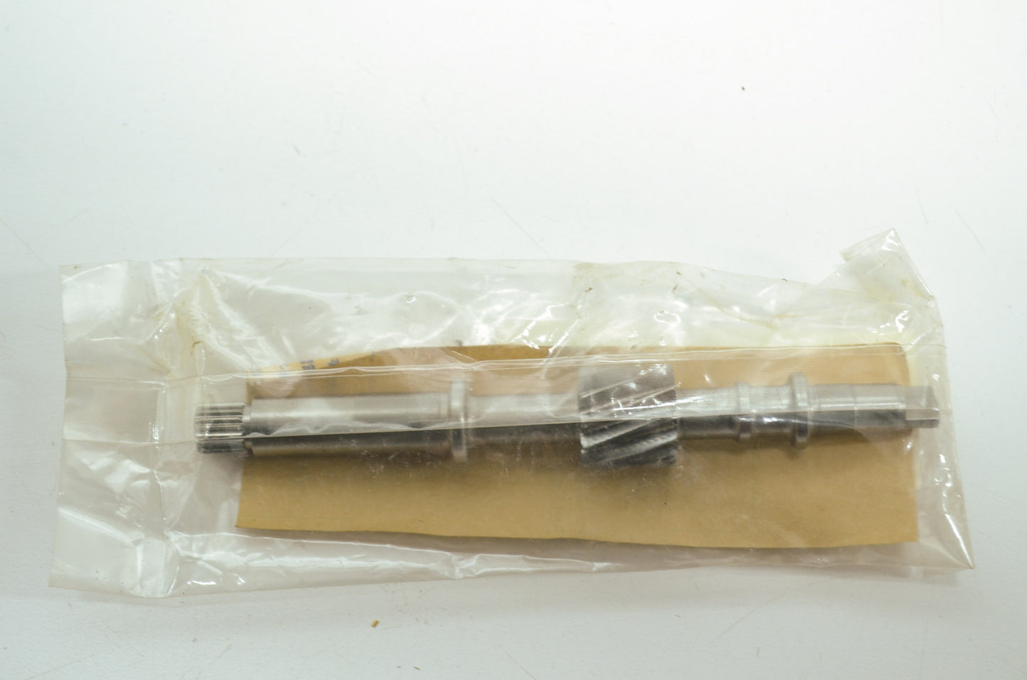OEM Yamaha 8DF-12459-00-00 Impeller Shaft Gear NOS