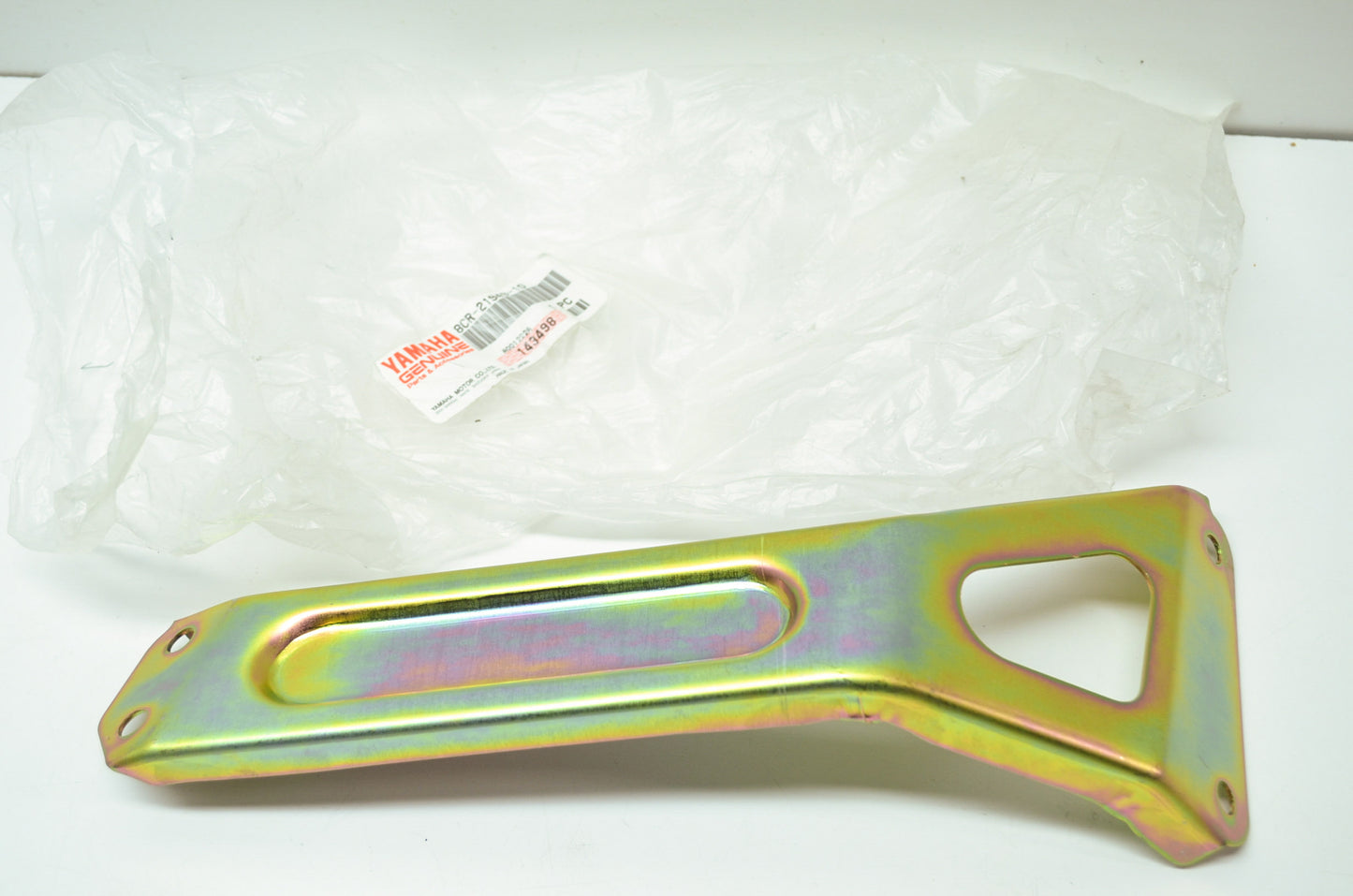 OEM Yamaha 8CR-21949-10-00 Front Bracket NOS