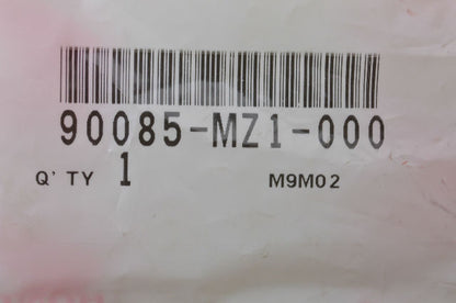 New OEM Honda 90085-MZ1-000 (6X17) Special Bolt NOS