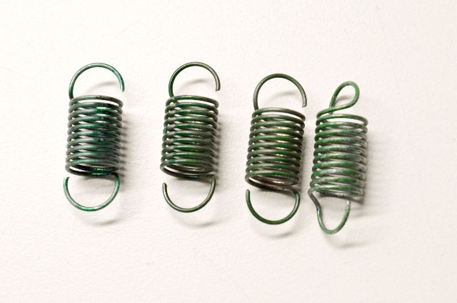 OEM Briggs & Stratton 260695 Governor Spring Qty 4 NOS